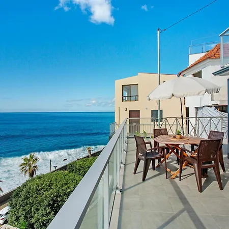 The Wave House - Seaside Haven *