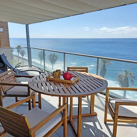 Daire The Wave House - Seaside Haven *