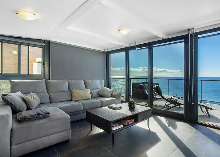 The Wave House - Seaside Haven