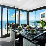 The Wave House - Seaside Haven *