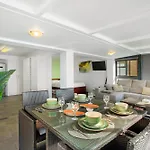 The Wave House - Seaside Haven Apartmán