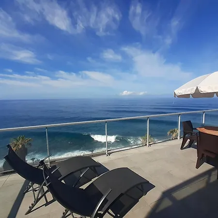 The Wave House - Seaside Haven *