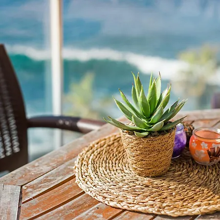 The Wave House - Seaside Haven Apartment
