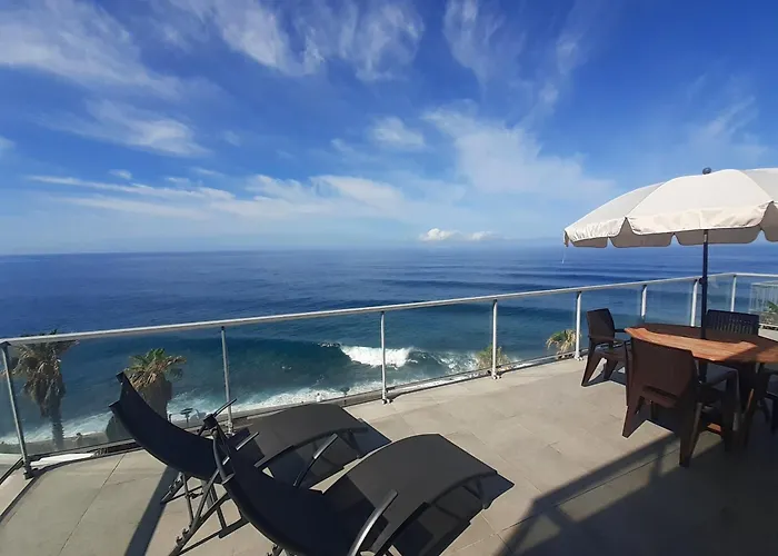 The Wave House - Seaside Haven *