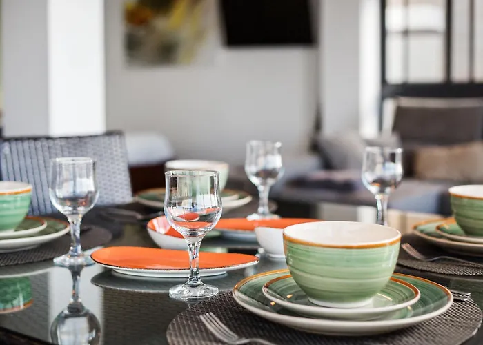 The Wave House - Seaside Haven *