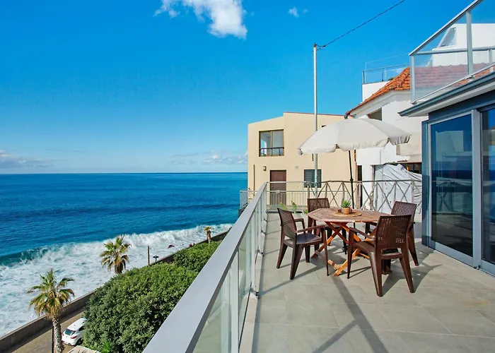 The Wave House - Seaside Haven *